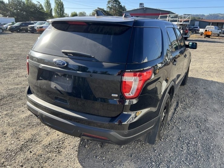 2018-ford-explorer-image-4