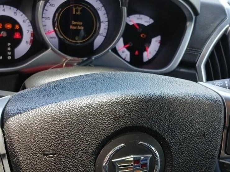 2011-cadillac-srx-image-2