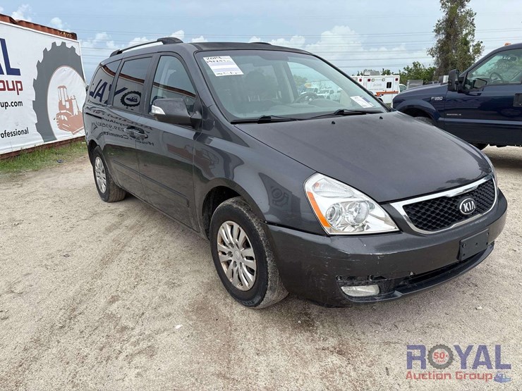 2014-kia-sedona-image-2