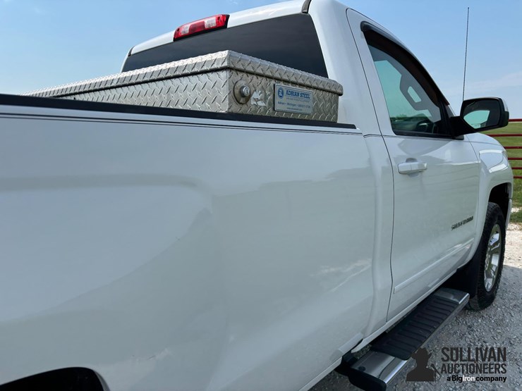 2018-chevrolet-1500-image-15