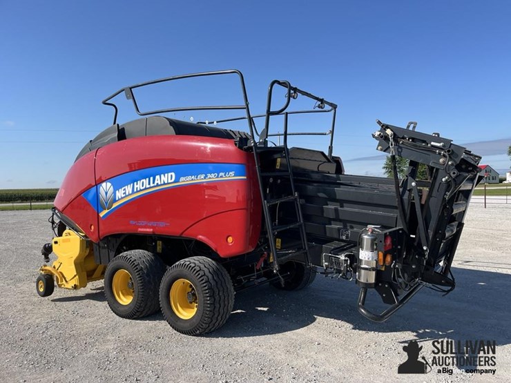 2019-new-holland-340-image-7