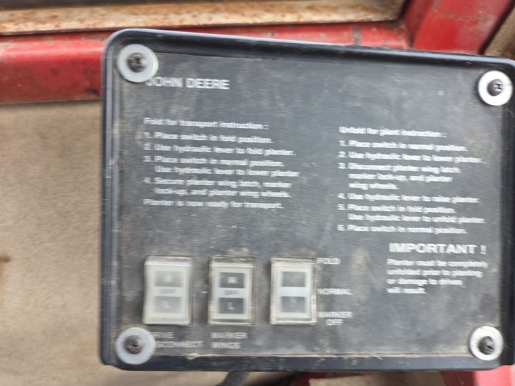 john-deere-7200-image-36