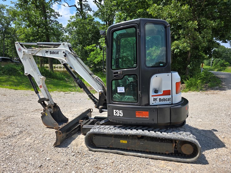 2012-bobcat-e35-image-11