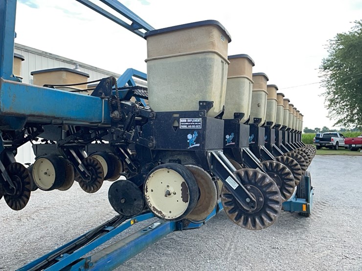 kinze-2600-image-3