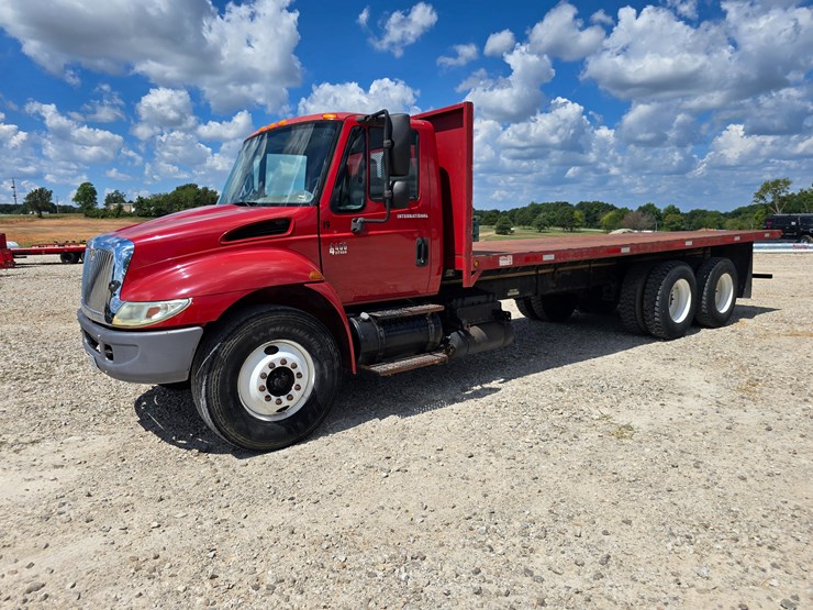 2003-international-durastar-4400-image-5