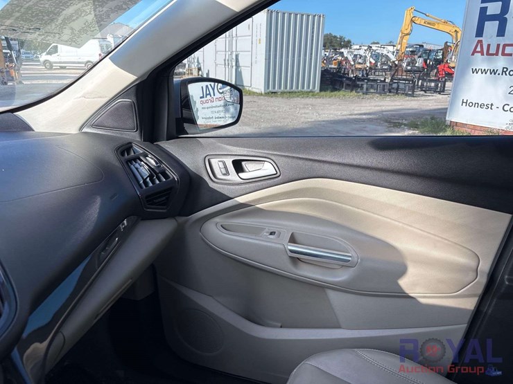2014-ford-escape-image-16