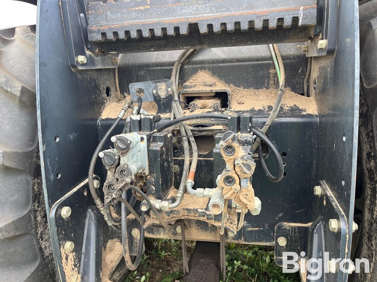 2005-new-holland-tj375-image-12