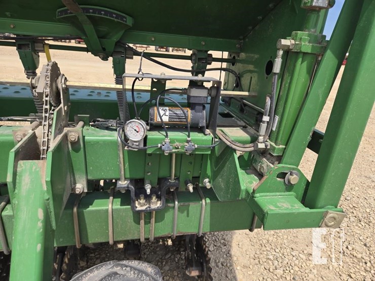 2001-john-deere-1530-image-15
