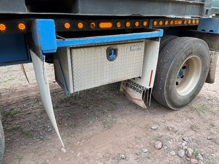 2005-kenworth-t800-image-33
