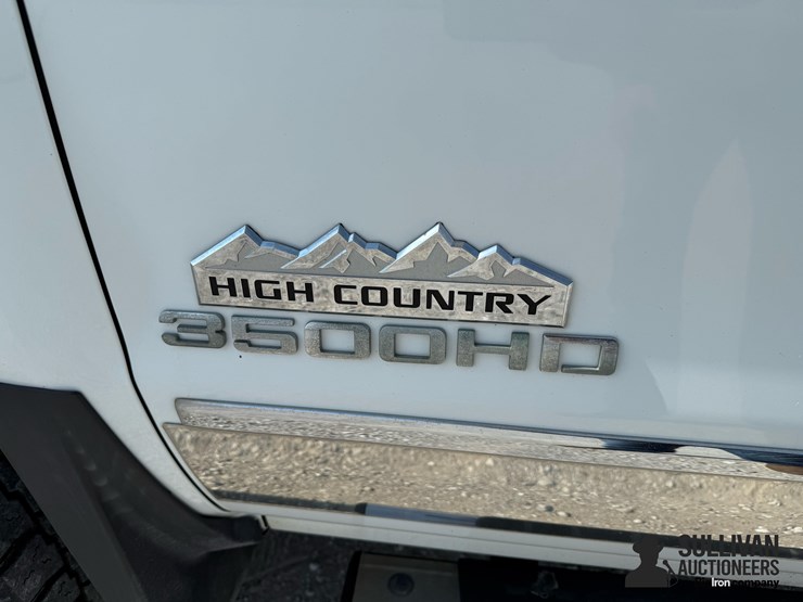 2017-chevrolet-3500hd-image-16