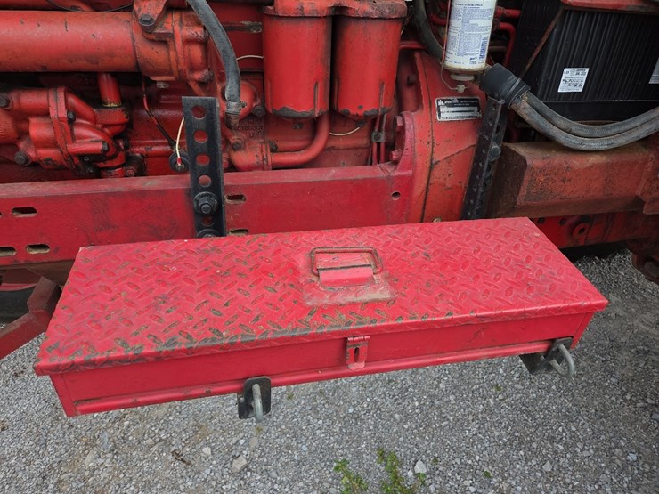 1970-ih-1456-tractor-image-11