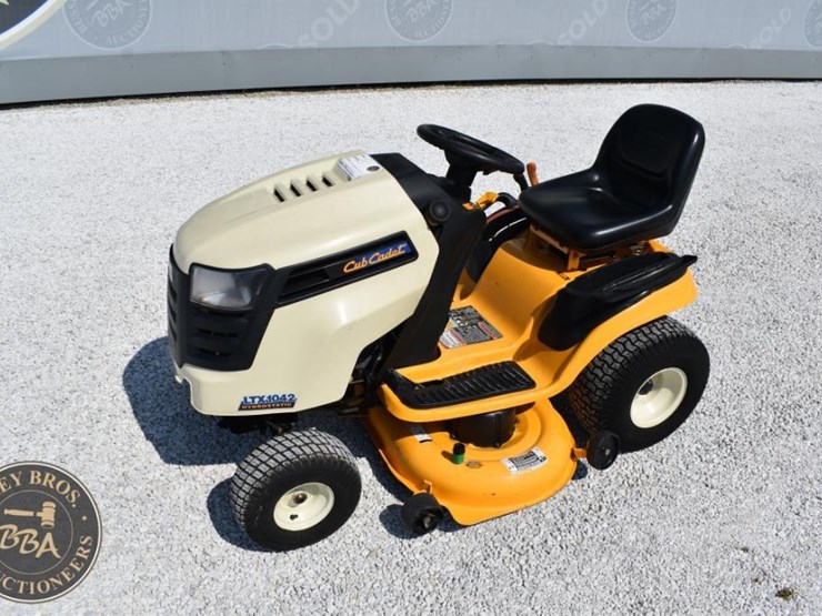 cub-cadet-ltx1042-image-2