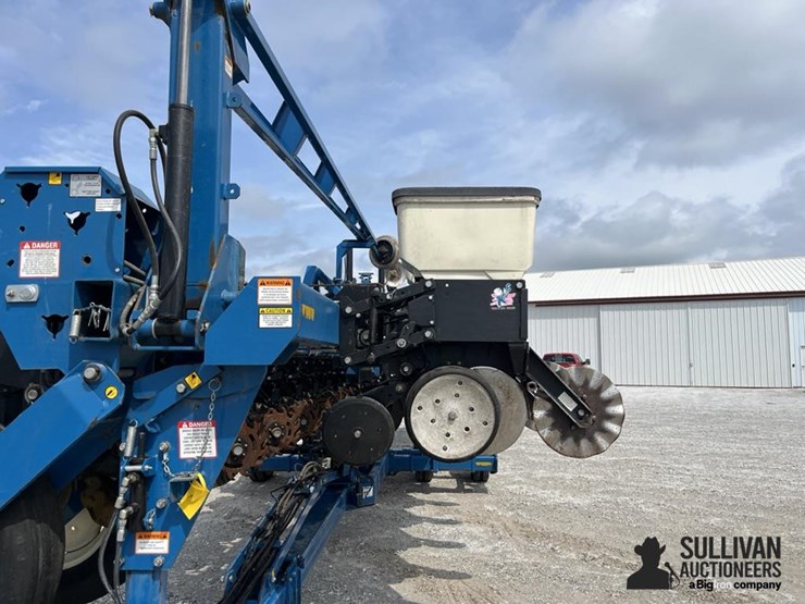 2009-kinze-3600-image-9