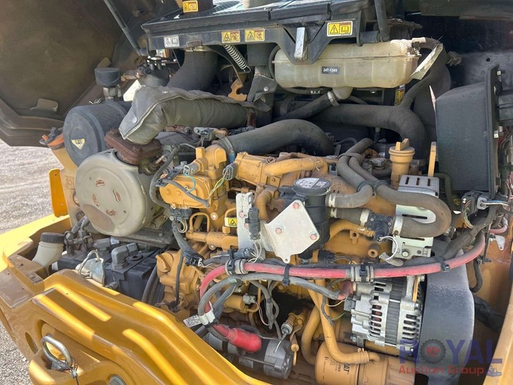 2008-caterpillar-906m-compact-wheel-loader-image-16