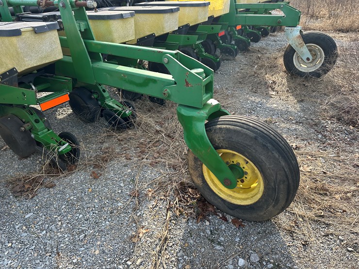 john-deere-1720-image-18