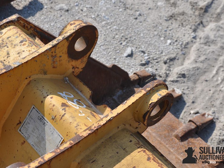 caterpillar-28-image-8