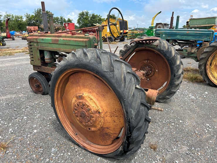 john-deere-b-image-4