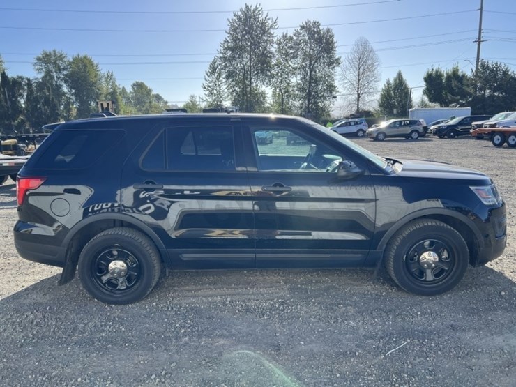 2018-ford-explorer-image-3