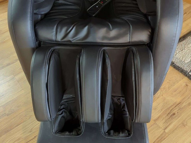 brookstome-professional-message-chair-image-4