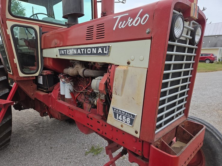 1970-ih-1456-tractor-image-45