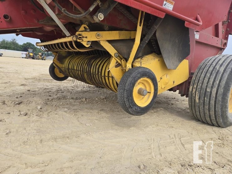 new-holland-br7090-image-14