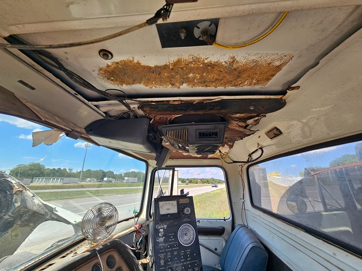 1982-ford-lt9000-image-50