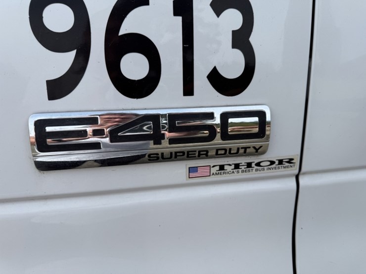 2010-ford-e450-image-6