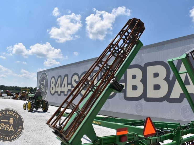 john-deere-200-image-9