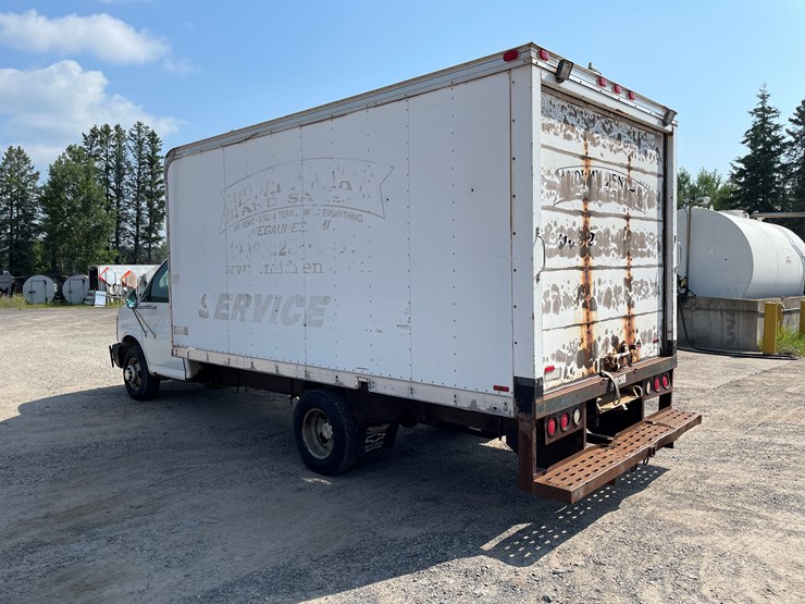 2004-chevrolet-express-g3500-image-3