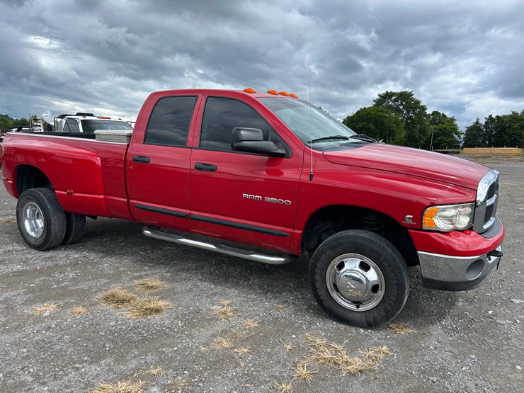 2004-dodge-ram-3500-image-2