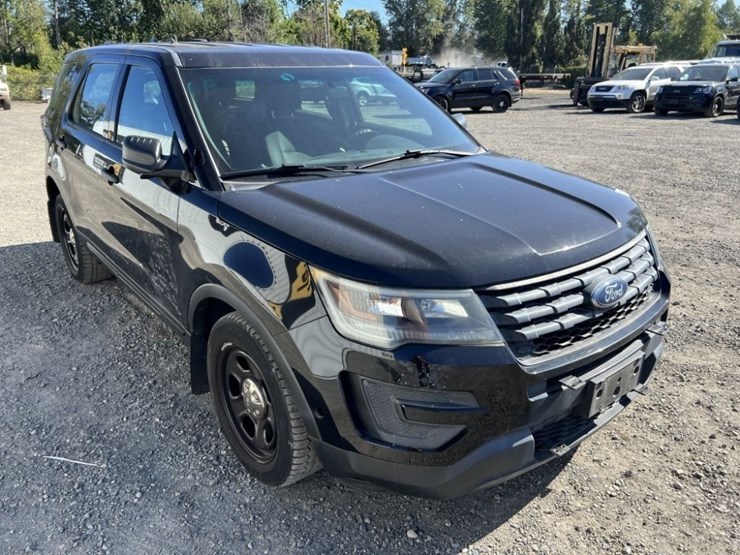 2017-ford-explorer-image-2