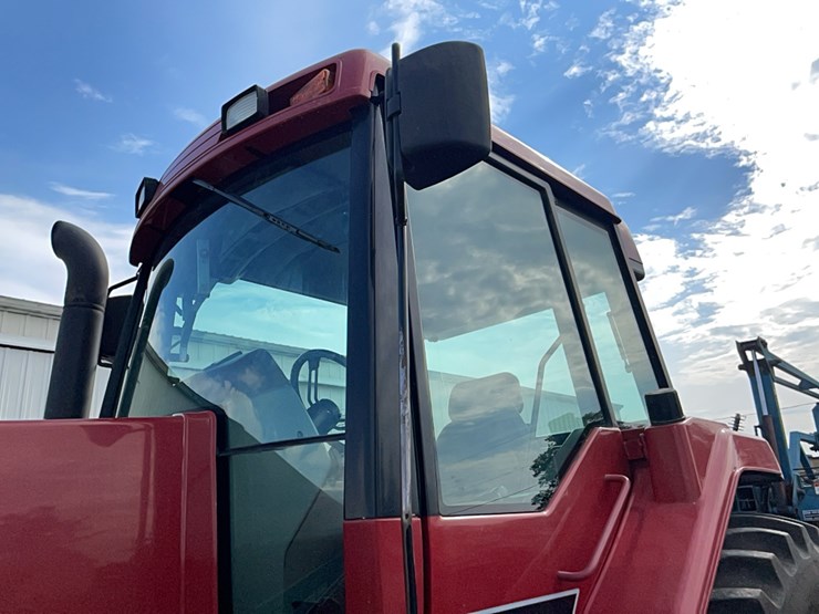 1994-cih-7230-magnum-tractor-image-13
