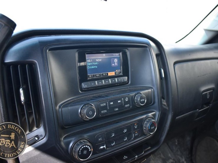 2015-chevrolet-silverado-2500hd-image-53