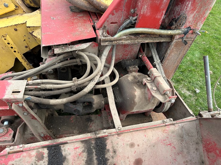 new-holland-790-image-28