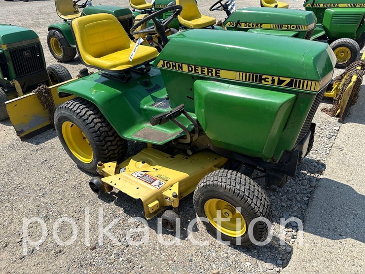 1980-john-deere-317-image-3