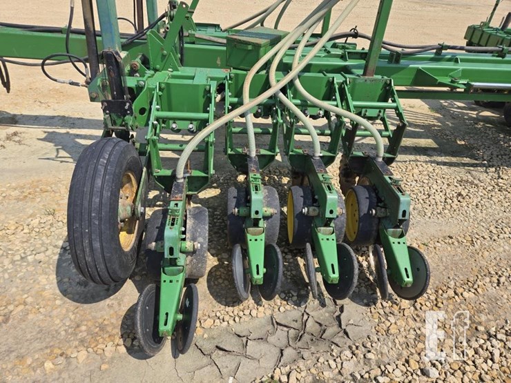 john-deere-7000-image-4