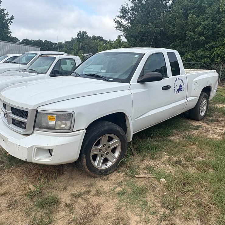 2011 DODGE DAKOTA