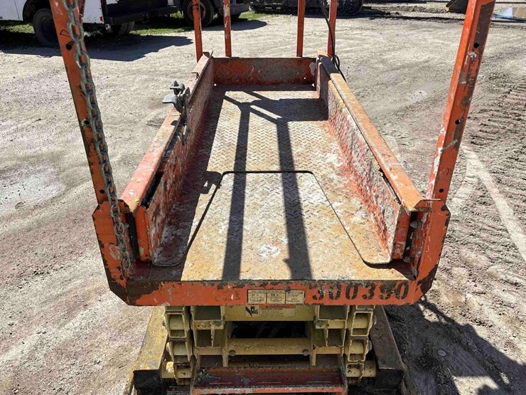 jlg-1932r-image-8