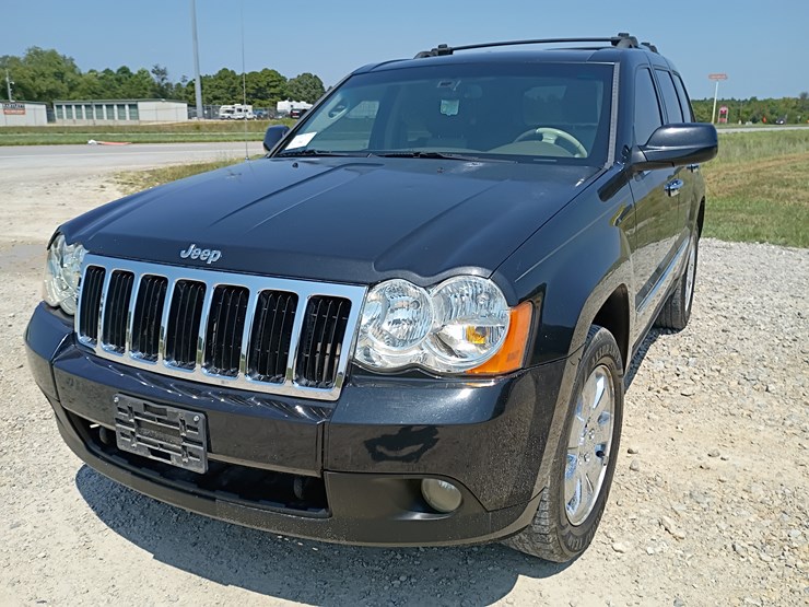 2010-jeep-grand-cherokee-image-1