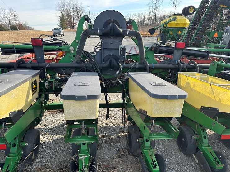 john-deere-1720-image-19
