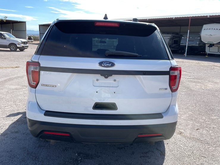 2018-ford-explorer-image-93