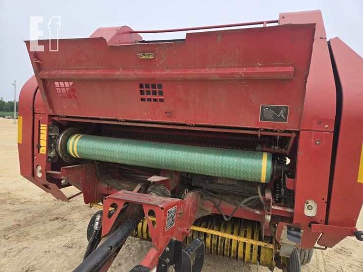 new-holland-br7090-image-3