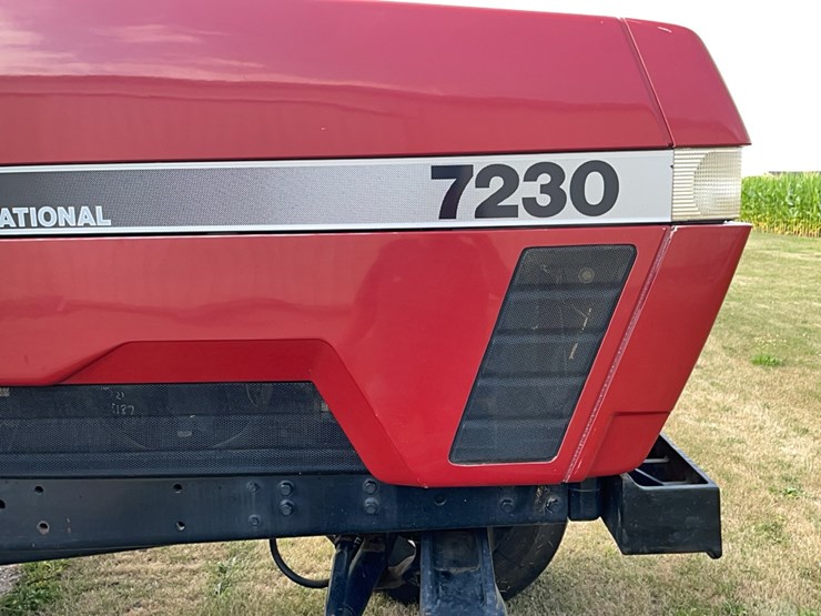 1994-cih-7230-magnum-tractor-image-32