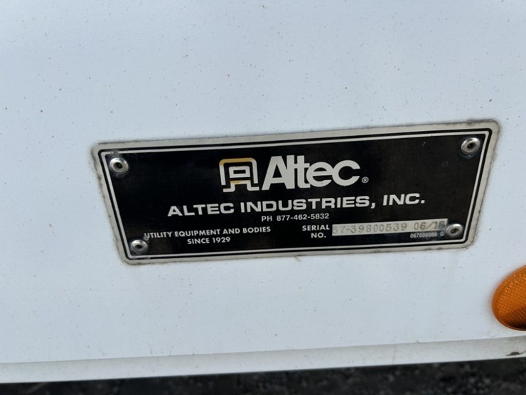 2016-ford-f350-sd-image-30