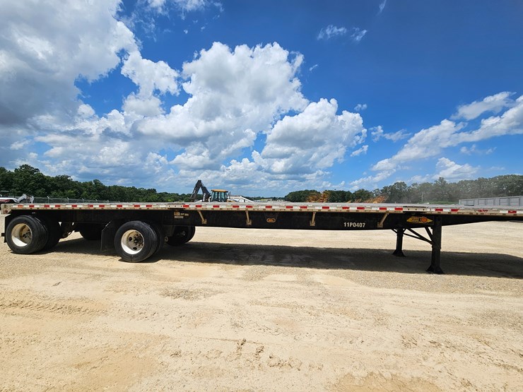 2011-great-dane-48'-x-102"-image-5