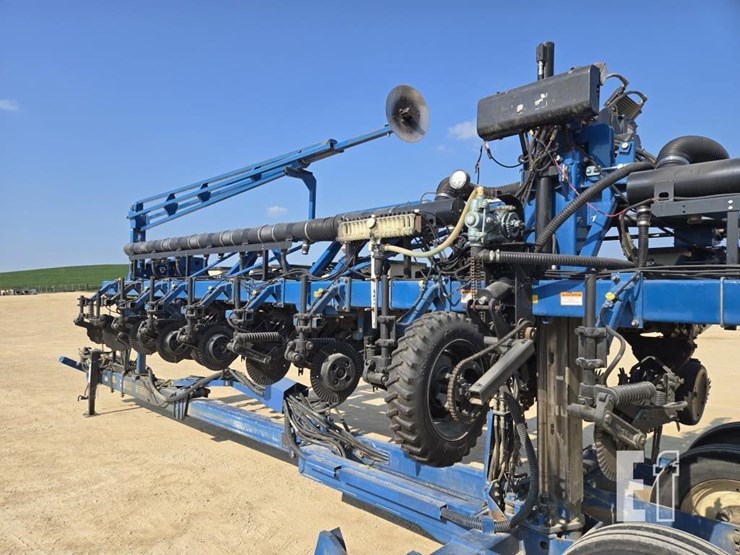 2009-kinze-3600-image-8