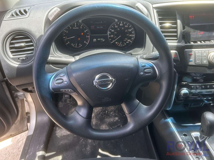 2015-nissan-pathfinder-image-10