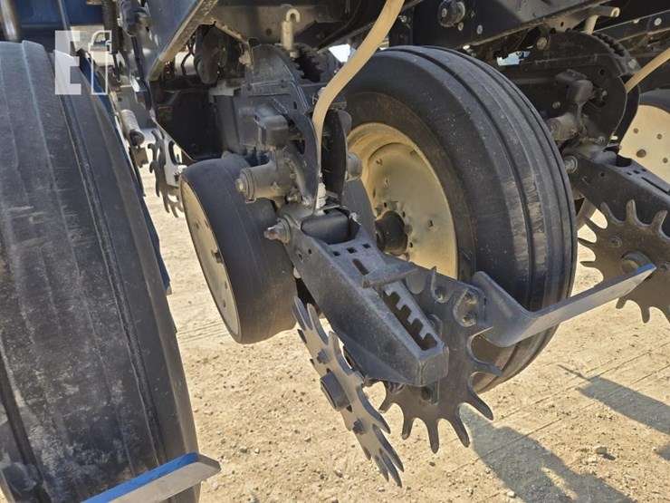2009-kinze-3600-image-14