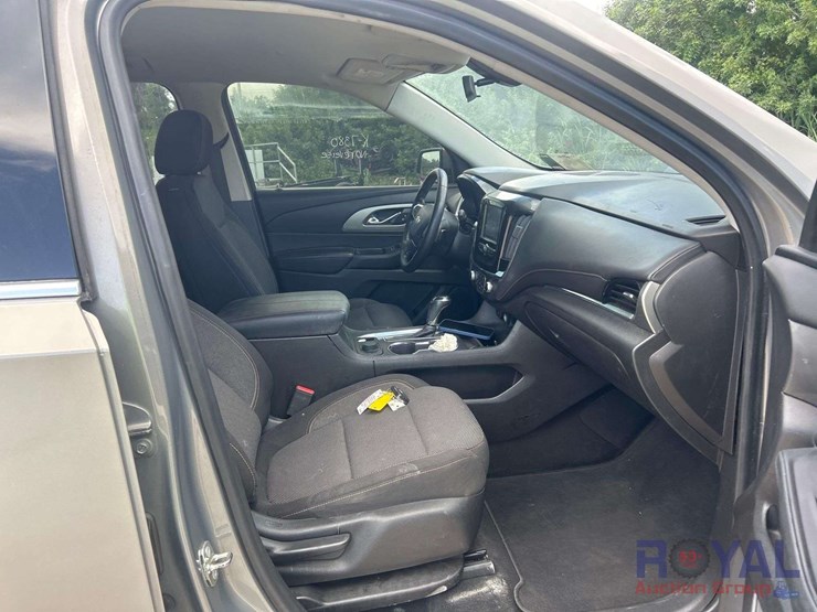 2018-chevrolet-traverse-image-24