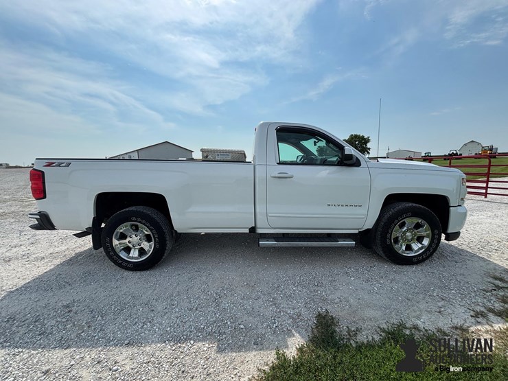 2018-chevrolet-1500-image-4